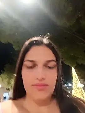 girl milk1 online show from December 18, 2025, 11:33 pm