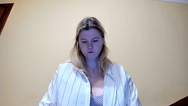 Snapshot of LillyDepp chatting on December 2, 2025, 2:23 pm LillyDepp online show from December 2, 2025, 2:23 pm