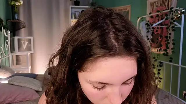 Snapshot of cherry_lea chatting on January 4, 2025, 5:58 pm cherry lea online show from January 4, 2025, 5:58 pm