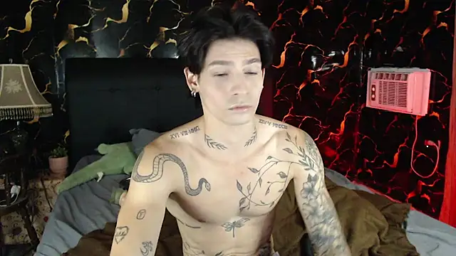 Apolo Hidalgo01 online show from November 4, 2025, 10:42 pm