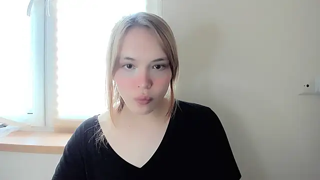 Snapshot of fem_to chatting on February 14, 2025, 9:34 am fem to online show from February 14, 2025, 9:34 am