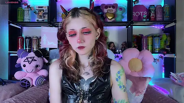 Snapshot of _Devill_Baby chatting on June 5, 2026, 6:57 pm Devill Baby online show from June 5, 2026, 6:57 pm