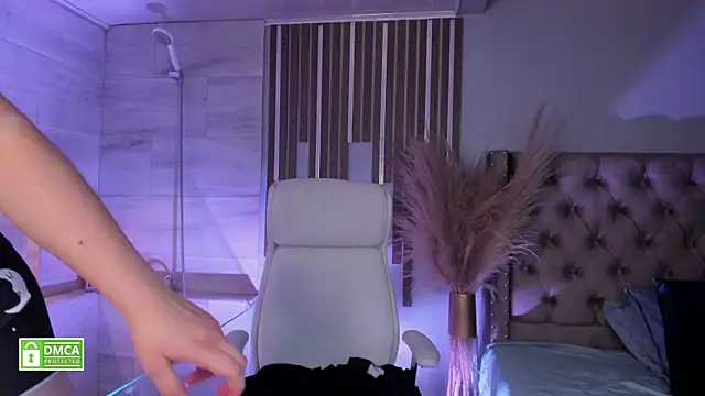 taiiga   online show from February 8, 2025, 5:40 am