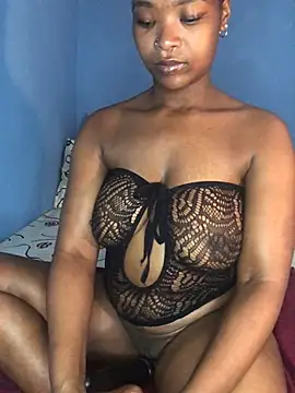 Snapshot of NunuBerry16 chatting on December 13, 2024, 1:26 am NunuBerry16 online show from December 13, 2024, 1:26 am