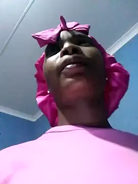 Snapshot of NunuBerry16 chatting on February 15, 2025, 7:28 pm NunuBerry16 online show from February 15, 2025, 7:28 pm