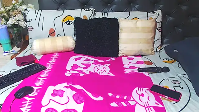 NunuBerry16 online show from April 13, 2026, 7:58 am