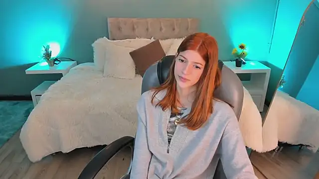 Snapshot of Nora_Vennucci chatting on October 29, 2025, 7:59 pm Nora Vennucci online show from October 29, 2025, 7:59 pm