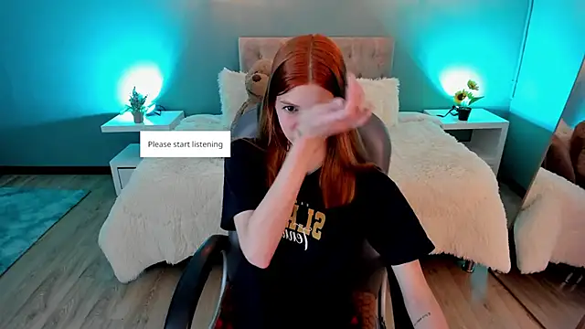 Snapshot of Nora_Vennucci chatting on November 2, 2025, 12:40 pm Nora Vennucci online show from November 2, 2025, 12:40 pm