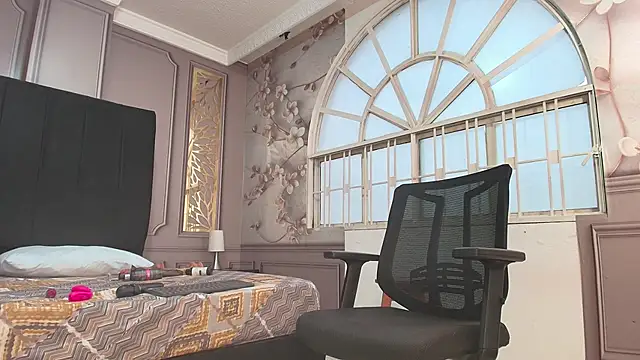 mature bigass   online show from December 5, 2025, 12:03 pm