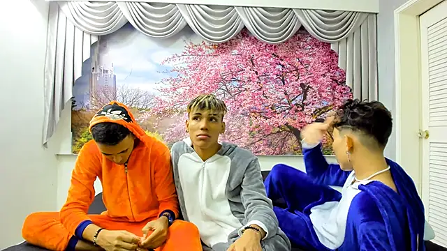 StrawwBoys online show from December 12, 2024, 8:36 am