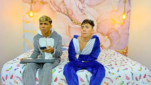 StrawwBoys online show from December 14, 2024, 8:02 am