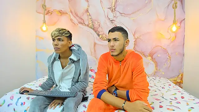 StrawwBoys online show from December 16, 2024, 11:12 am