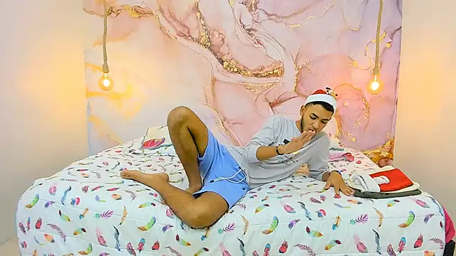 StrawwBoys online show from December 16, 2024, 11:07 pm