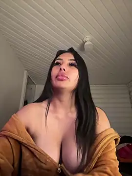 Anily Lovely online show from February 9, 2026, 11:42 pm