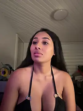 Snapshot of Anily_Lovely chatting on July 16, 2026, 11:44 pm Anily Lovely online show from July 16, 2026, 11:44 pm