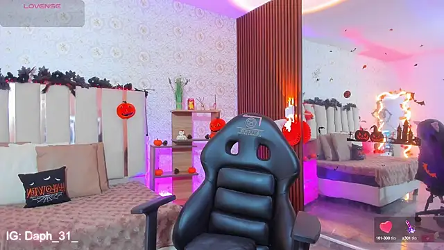 Snapshot of Daphnne_tay chatting on October 15, 2025, 4:12 am Daphnne tay online show from October 15, 2025, 4:12 am