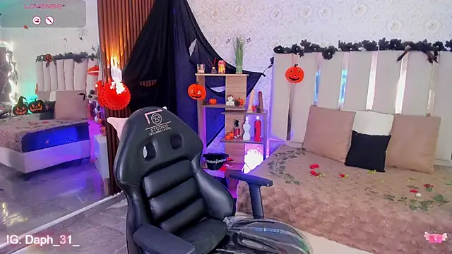 Snapshot of Daphnne_tay chatting on October 27, 2025, 4:05 am Daphnne tay online show from October 27, 2025, 4:05 am