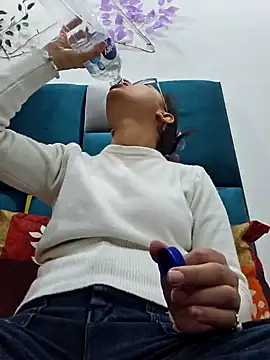 Aleena Rai online show from December 7, 2024, 6:37 pm