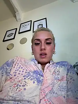 Snapshot of Barbie_26 chatting on January 12, 2025, 8:36 pm Barbie 26 online show from January 12, 2025, 8:36 pm