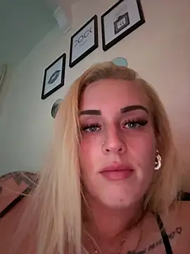 Snapshot of Barbie_26 chatting on January 16, 2025, 10:02 pm Barbie 26 online show from January 16, 2025, 10:02 pm