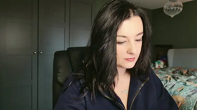 flatwhite0 online show from January 8, 2026, 9:55 am