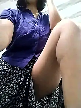 Snapshot of MirandaSingle chatting on January 7, 2026, 8:33 pm MirandaSingle online show from January 7, 2026, 8:33 pm