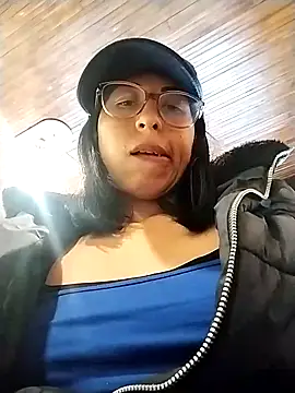 Snapshot of MirandaSingle chatting on February 24, 2026, 8:29 pm MirandaSingle online show from February 24, 2026, 8:29 pm