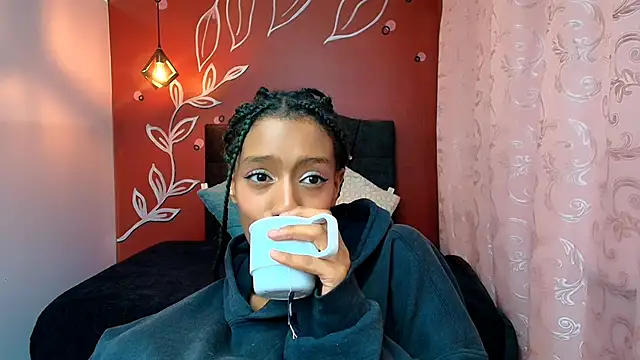 Zia Green online show from December 19, 2024, 3:41 pm