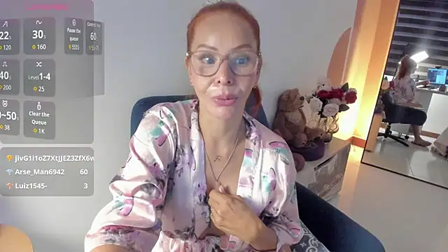 Snapshot of AvaCollinss chatting on November 3, 2025, 12:28 pm AvaCollinss online show from November 3, 2025, 12:28 pm