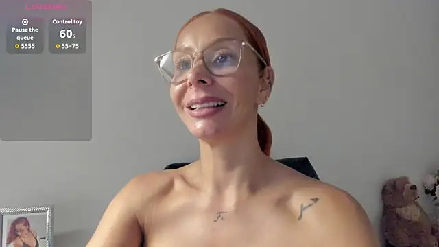 Snapshot of AvaCollinss chatting on November 4, 2025, 7:35 pm AvaCollinss online show from November 4, 2025, 7:35 pm