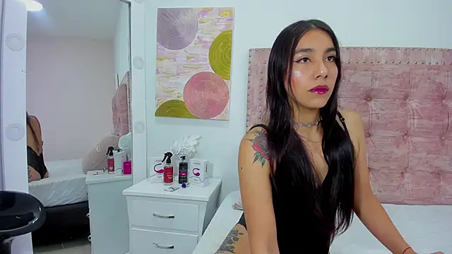 HayleyMarshall  online show from February 27, 2025, 12:02 pm