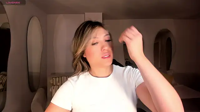 Snapshot of IrinaPortman chatting on November 1, 2025, 11:56 am IrinaPortman online show from November 1, 2025, 11:56 am