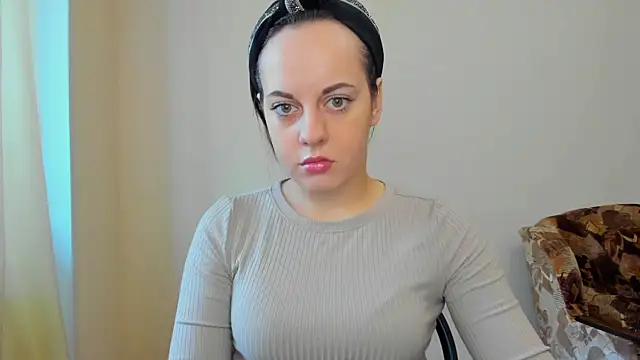 Sabrina Lavv online show from September 19, 2025, 8:05 am