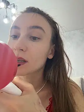 viviandaimond1 online show from November 23, 2025, 8:41 pm