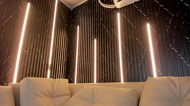 KarinaSimonz online show from April 1, 2026, 3:07 am