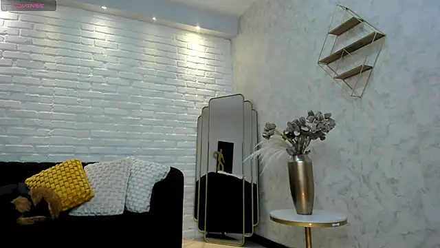 KatieNolan 1 online show from February 4, 2025, 6:38 pm