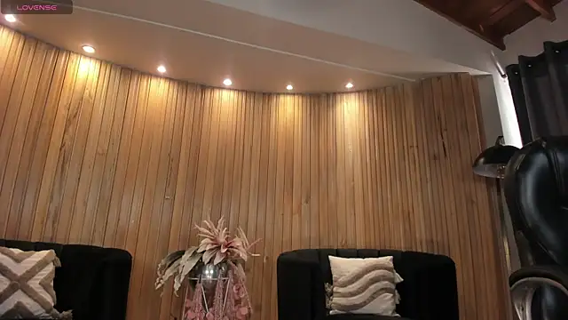 KatieNolan 1 online show from November 7, 2025, 6:52 pm