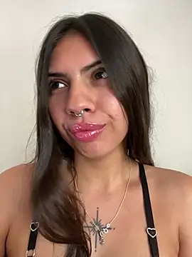 Snapshot of Argentiiniita chatting on February 7, 2025, 9:15 pm Argentiiniita online show from February 7, 2025, 9:15 pm