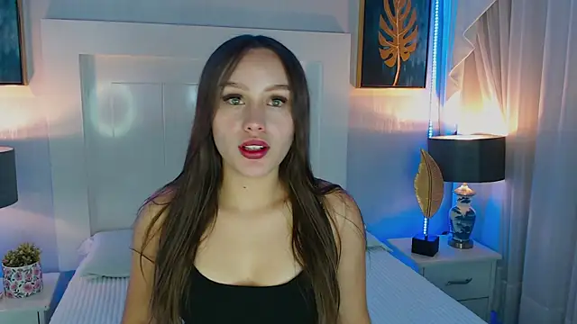 Ivyy Crystal online show from December 15, 2025, 1:15 pm