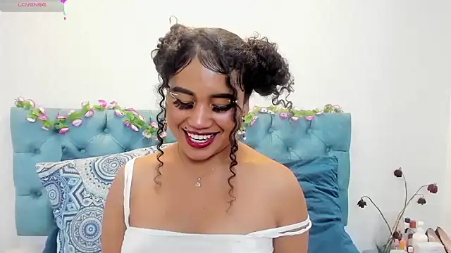 Sophie Smith69 online show from February 12, 2025, 1:06 pm