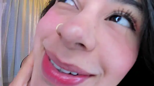 GabyButtler1 online show from January 15, 2025, 1:52 pm
