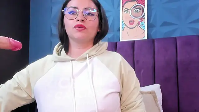NicoleJonss online show from May 15, 2026, 10:50 pm