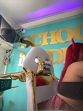 Emili Roux online show from October 11, 2025, 6:39 pm