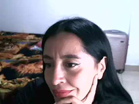 Snapshot of hailey85 chatting on December 6, 2024, 9:46 pm hailey85 online show from December 6, 2024, 9:46 pm