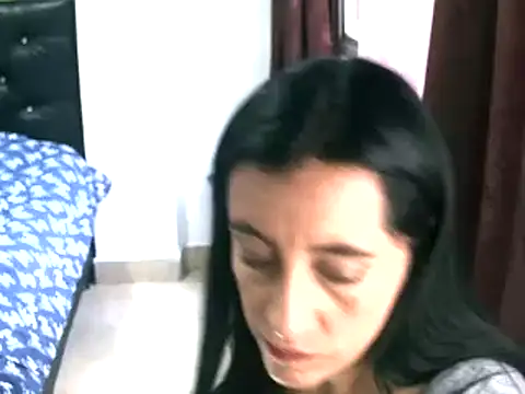 Snapshot of hailey85 chatting on December 24, 2024, 10:28 pm hailey85 online show from December 24, 2024, 10:28 pm