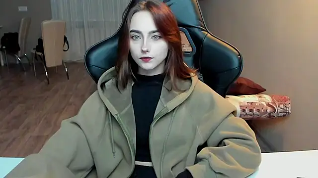 Snapshot of SilverDream chatting on February 4, 2025, 5:01 pm SilverDream online show from February 4, 2025, 5:01 pm