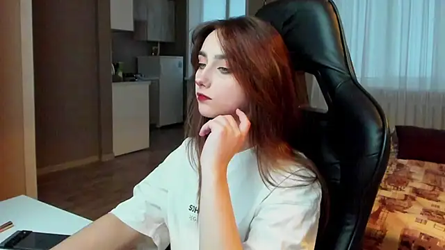 Snapshot of SilverDream chatting on February 11, 2025, 4:44 am SilverDream online show from February 11, 2025, 4:44 am