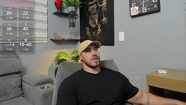 Snapshot of Giorgio-Leone chatting on October 17, 2025, 11:40 pm Giorgio-Leone online show from October 17, 2025, 11:40 pm