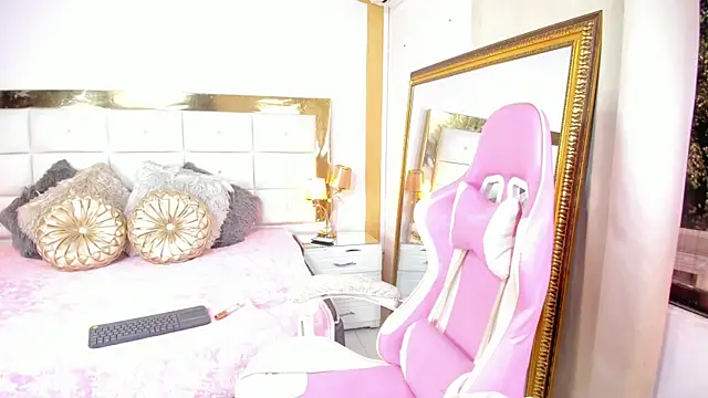 Snapshot of evangelin_ts chatting on February 6, 2025, 8:23 pm evangelin ts online show from February 6, 2025, 8:23 pm