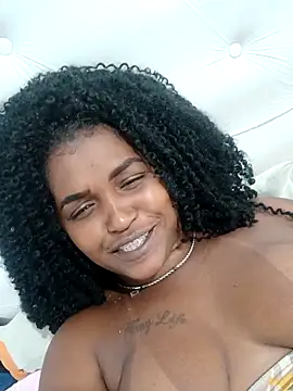 annybarros21 online show from February 2, 2026, 5:11 pm